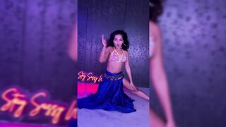 Indian Girl Shivika Singh Dance