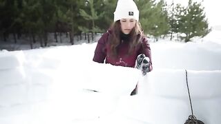 Solo WINTER shelter construction IGLOO and fishing #IglooBuilding #FrozenLakeFishing