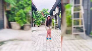 Indian Girl Alina Khan Dance