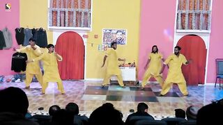 Punjabi Munde Lain Chaske , Chahat Baloch Mujra Dance Performance , Marian Theater Sahiwal.