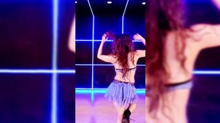 Indian Girl Shivika Singh Dance