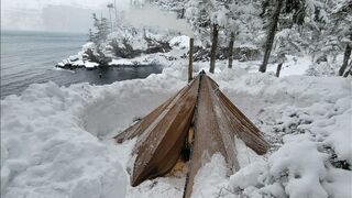 tent camping in heavy snowfall#HotTentCamping #HeavySnowfall #WinterCamping