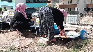 when the bride arrives. (Turkish wedding)