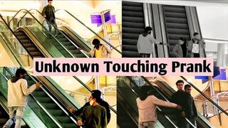 Touching Strangers Hands On Escalator | Prank In India | Epic..... Funny Prank