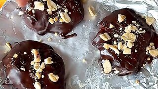 Healthy dessert recipe - yogurt choco bites #recipe #fitnessfood #food #weightloss #healthyfood