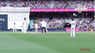 Usman khawaja out jisprit Bumrah celebrating