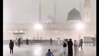 Medina,  Heavy rain and hail in desert under water