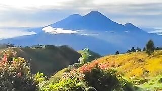 Keindahan Indonesia - Gunung Praw Jawa Tengah #pemandangan #indonesia #traveler #fyp.