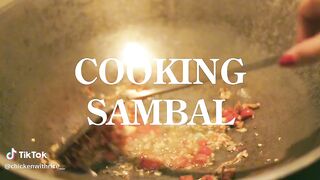 Masak sambal enak banget guys yuk di simak baik baik yaa