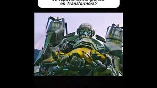 ¿Por qué la tamaño de Devastator no es especialmente grande en Transformers