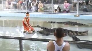 Сrocodile show in Thailand. Part 1