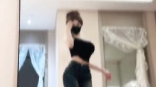 Model With Tinny Waist Amazing Dance Video