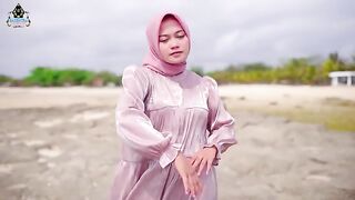 REVINA ALVIRA - TAJAMNYA KARANG (Official Music Video)