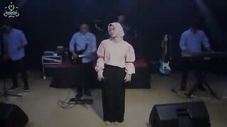 REVINA ALVIRA  (Official Music Video)