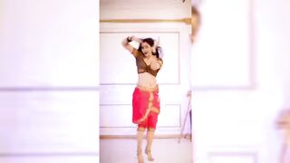 Indian Girl Siya Sharma Dance