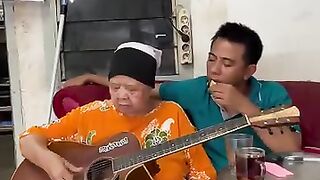 Talenta sang Nenek