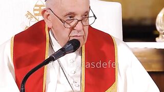 Papa Francisco - Papa Francisco_ _¿Cómo rezo yo_ ¿Rezo como un loro_ Bla_ bla_ bla_ bla_ ¿o durmiendo la siesta delante del Sagrario_...