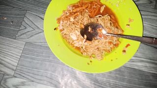 Selamat makan mie kesukaan kita semua