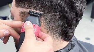 Fashion in men's shaving