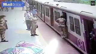 Horrifying moment women dragged after saree got stuck in train.