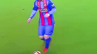 Loin Messi Dribbling