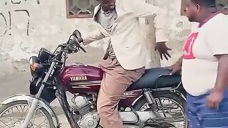 الكلب وخدعة الرجل مضحك جدا // Dog and man trick is very funny