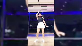 Indian Girl Jhanvi Gupta Dance