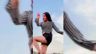 Indian Girl Pragya Singh Dance