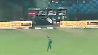 Fakhar Zaman hit a great six over mid wicket