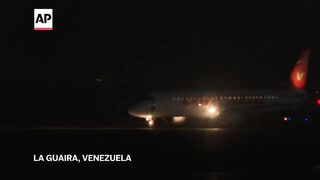 Planes with 190 migrants deported from the US arrive in Venezuela.