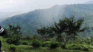 Bukit di atas awan