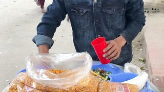 Indian street food, looks so delicious