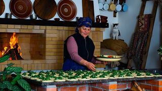 Spinach Piroshki: Homemade Stuffed Fried Buns