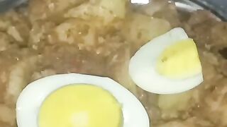 chatpate aloo witt eggs????????yumm