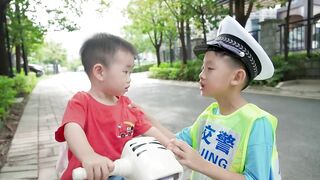 Fengeng play police