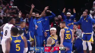 Steph doing Steph things 