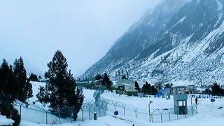 #Snowfall In Gilgit-Baltistan #hunza #Gojal #youtubeshorts #youtube #ytshorts #Skardu #Sadpara