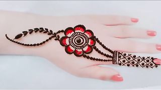 Charming mehndi design