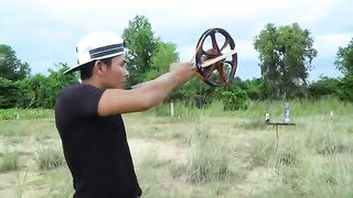 How_To_Make_Amazing_Mini_Wheel_Slingshot___Mini_Wheel_Slingshot