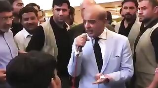 Meray khyalo per chai hai mehgai